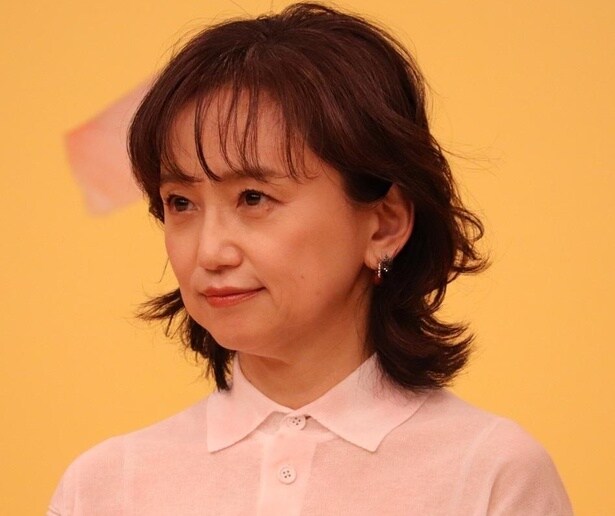 永作博美、パグのホタテちゃんにメロメロのオフショットに「かわいすぎました」の声＜時すでにおスシ!?＞