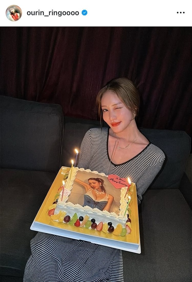 【写真】愛に包まれた誕生日の王女が現れたよう…王林、28歳誕生日“ウィンク”姿