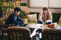 佐藤大樹“トキ”、汚れた手をソファで拭く無邪気さに頬緩む…「ソファーで手を拭くな笑笑」と視聴者の声＜時光代理人＞