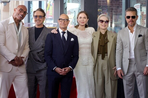 (左から)ドゥエイン・ジョンソン、ロバート・ダウニー・Jr.、スタンリー・トゥッチ、エミリー・ブラント、メリル・ストリープ、マット・デイモン