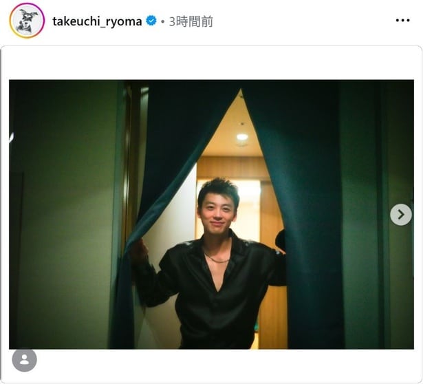 【写真】竹内涼真、主演ミュージカルの大阪公演を終え笑顔のショット