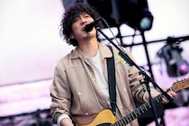 back number初のスタジアムツアーが開幕、NHKウインタースポーツテーマソングをライブ初披露