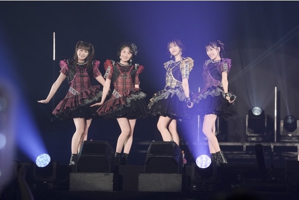 (左より)佐々木彩夏、百田夏菜子、玉井詩織、高城れに