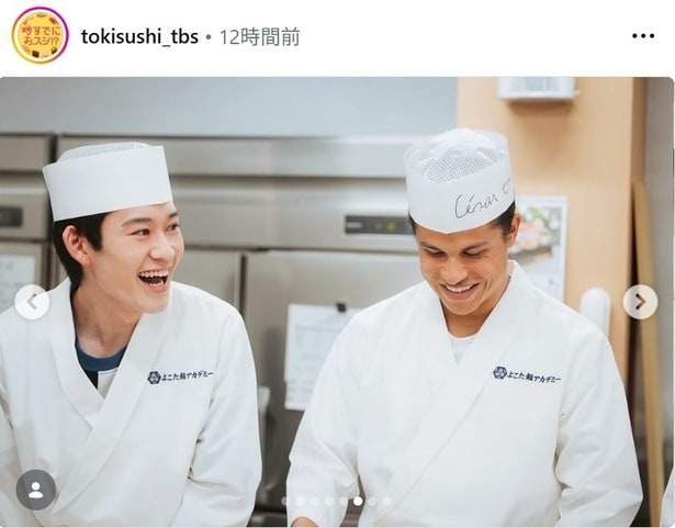 【写真】山時聡真＆Jua、撮影合間に自然な笑顔を見せる