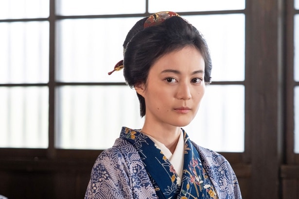 玉田多江(生田絵梨花)は江戸時代に奥医師をしていた家に生まれた優等生気質の女性