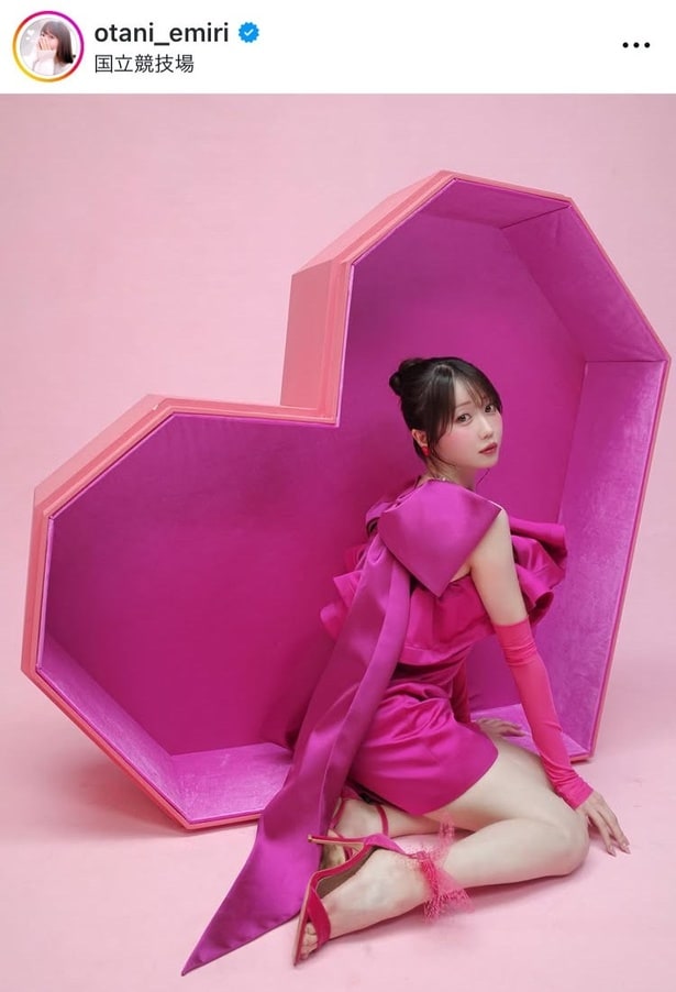 【写真】一瞬で心奪う視線のよう…＝LOVE・大谷映美里、“振り返り”姿