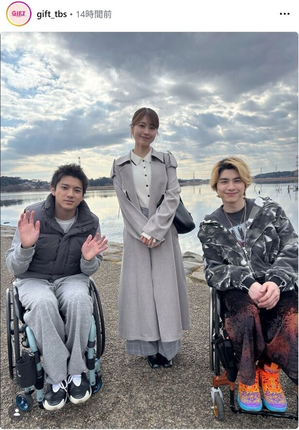 【写真】山田裕貴＆有村架純＆本田響矢、リラックスした表情のオフショット