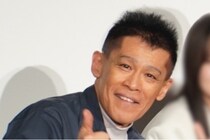 柳沢慎吾、カメラを見つけてすかさず“ウインク”…「明日から良いことありそう」の声も＜リボーン 〜最後のヒーロー〜＞