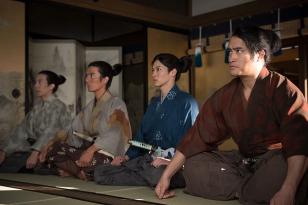 藤堂高虎(佳久創)、石田三成(松本怜生)、片桐且元(長友郁真)、平野長泰(西山潤)は羽柴兄弟に仕えることに