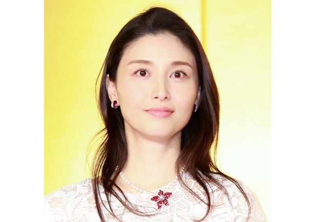 田辺誠一＆橋本マナミ、子役・近江晃成とまるで“家族写真”のような微笑ましいショット＜10回切って倒れない木はない＞