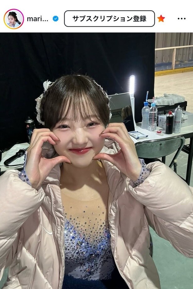 【写真】本田真凜、スケート衣装で“頬ハート”姿