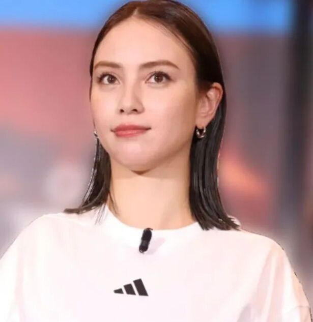 滝沢カレンが自身の公式Instagramを更新した