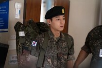Wanna Oneの“ウインク王子”から“千万俳優”へ飛躍のパク・ジフンとは？ 最新作ではエプロンで戦う“伝説の炊事兵”に