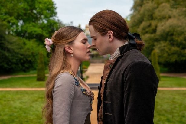 「アウトランダー」シーズン8より