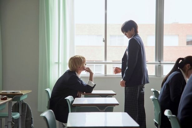 岩瀬洋志、子犬のように近づく“山口くん(高橋恭平)大好き男子”を熱演
