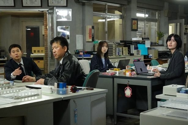 誠(佐藤二朗)ら沼袋署は連続するいたずら通報に苛立ちを覚える