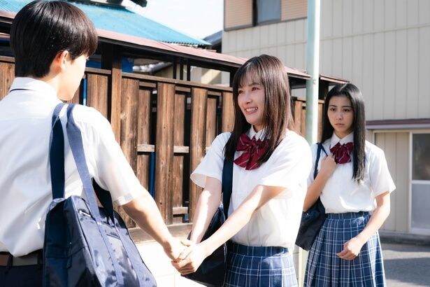 井頭愛海“佐伯”、鈴木福“春日”と別れる際の優等生すぎる振る舞いに一抹の不安…「佐伯さんの表情がまた…」の声＜惡の華＞