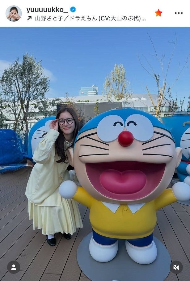 【写真】“のび太”メガネで最高に映える…新木優子、透明感溢れる爽やか美顔