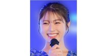 渋谷凪咲「偉そうです笑」…ゴージャスなソファで脚を伸ばした堂々ポーズに「最強にかわい過ぎ」の声