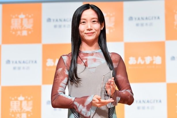 第9回「黒髪大賞」授与式に登壇した高木美帆