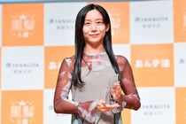金メダリスト・高木美帆が「黒髪大賞」特別賞を受賞　引退後のバースデーサプライズに「頭が真っ白」と赤面