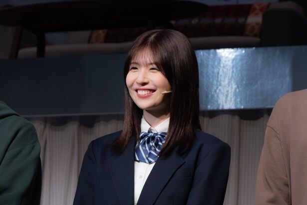 松田好花、無邪気な笑顔で松岡昌宏にツッコミ「テスト勉強してないなんて言いながら、めっちゃいい点取る人みたいな(笑)」