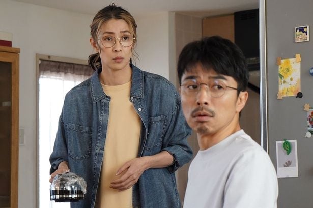 赤瀬(井ノ原快彦)を温かく支える妻(水野美紀)