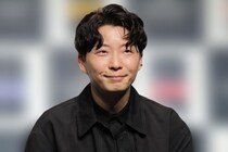 星野源、「YELLOW MAGAZINE＋」終了にファン感謝の声続々…結婚指輪＆“大人の色っぽさ”漂うオフショに反響