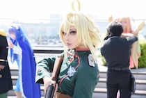 ライフルの造形にこだわる「幼女戦記」コスプレイヤー「銃はガンスミスに依頼して作ってもらいました」＜AnimeJapan＞