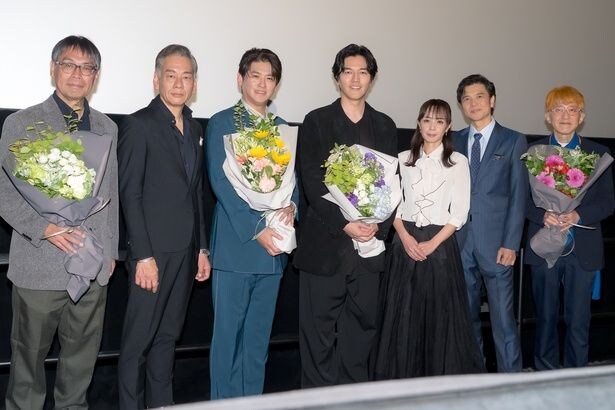「アギトー超能力戦争ー」大ヒット御礼舞台あいさつの様子