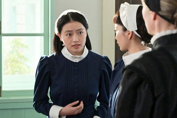直美(上坂樹里)は千佳子(仲間由紀恵)の看護を受けてみてはと打診する