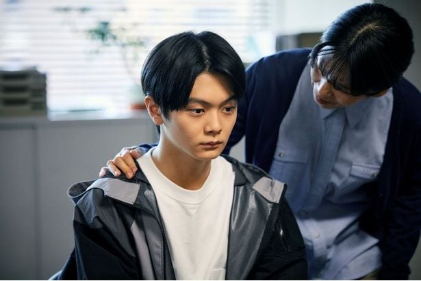 自首してきても黙秘を続ける成田賢心(齋藤潤)の真意は…？