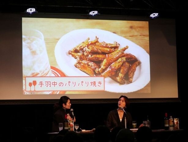 特に手ごたえを感じたという「手羽中のパリパリ焼き」について語る和田