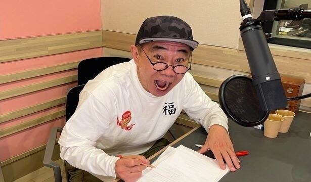 「世界ふれあい街歩き FIFAワールドカップSP」で木梨憲武がナレーションを担当