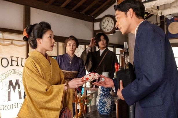 安(早坂美海)は槇村(林裕太)の兄・宗一(上杉柊平)に一目惚れする