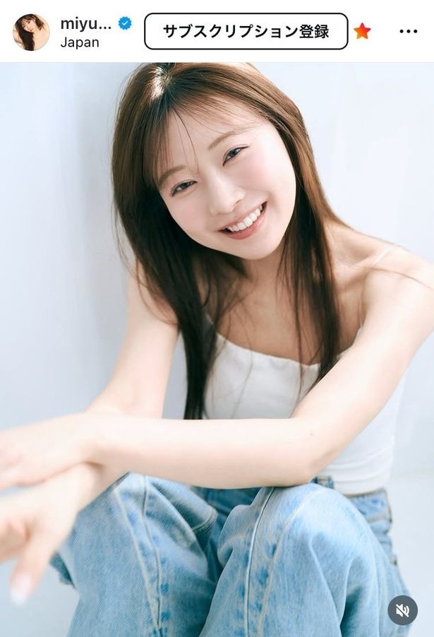 【写真】白キャミが引き立てる…渡辺美優紀、透明感抜群の美白姿