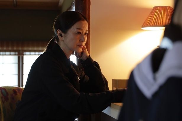 ＜未解決の女＞誘拐された永尾柚乃“菫”、犯人に“完全犯罪”を持ちかけ…鈴木京香“理沙”は5年前の未解決事件にまつわる手紙を精査する
