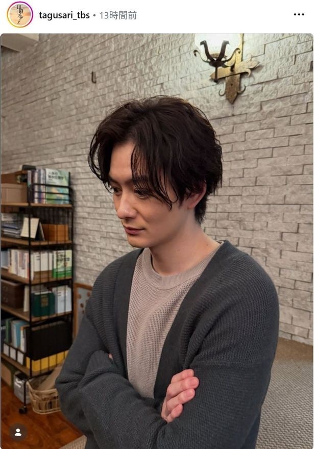 【写真】岡田将生、部屋着姿での落ち着いたオフショットに「メロい」