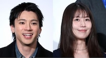 山田裕貴&有村架純、赤のゼッケン姿で競技用車いすにのる仲良しオフショットに「架純ちゃんの笑顔最高」の声＜ＧＩＦＴ＞