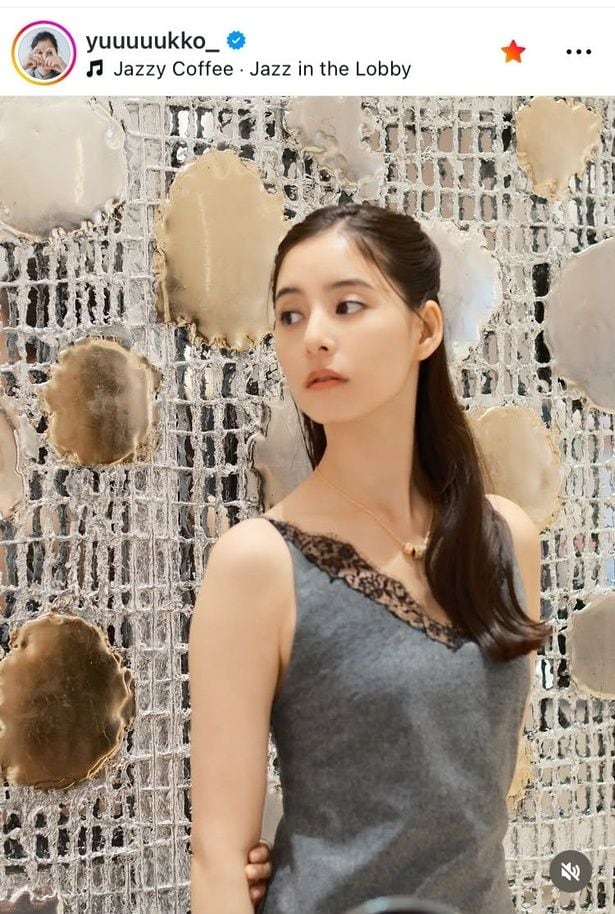 【写真】新木優子、グレードレスの凛とした佇まい