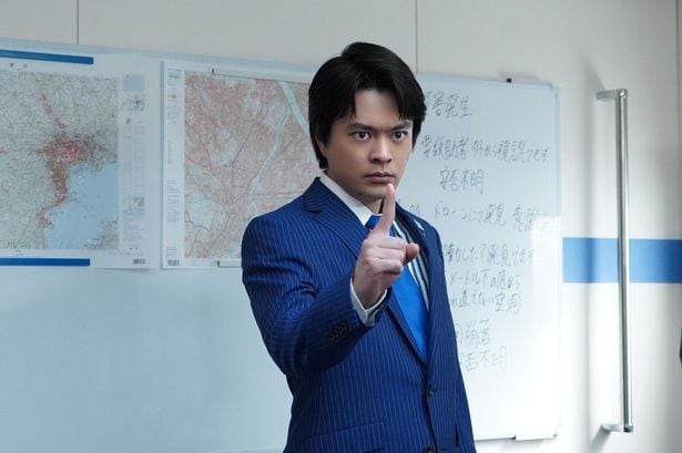 区長・網島(今井悠貴)は元子役でパフォーマンスばかり繰り広げる