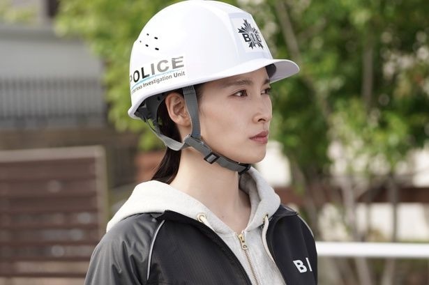 桃子(土屋太鳳)、凛々しくも美しいヘルメット姿