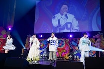 オーイシマサヨシ×鈴木愛理が一夜限りのアニソン歌唱でお祭り騒ぎ、ゲストとのコラボ歌唱も＜オーイシマサヨシ×鈴木愛理のでしょフェス!!＞