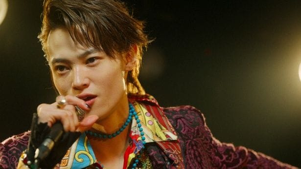 ケンショー(窪塚愛流)、高齢者を集めてロックスターになりきる