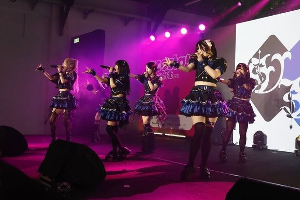 「TIF ASIA TOUR × acosta!＠台北」よりVVSiS