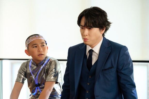 宮舘涼太“エータ”、臼田あさ美“くるみ”を護る資格がないと番家天嵩“レオ”に「未来に帰りたい」と告げる＜ターミネーターと恋しちゃったら＞