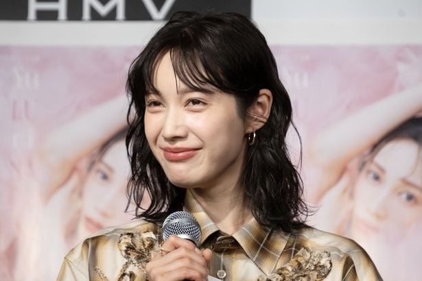 「中村ゆりか写真集 Yu LU ri NA」発売記念イベントより