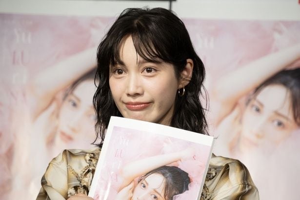 「中村ゆりか写真集 Yu LU ri NA」発売記念イベントより