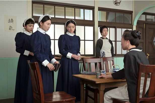 ＜明日の風、薫る＞見上愛“りん”＆上坂樹里“直美”ら見習い生が看病婦に看護を教えることに
