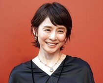 石田ゆり子、バランスボールに片足立ち…圧巻の体幹トレ姿に「アスリートみたい」「すごっ！」SNS驚愕